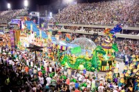 Seara, optional, va invitam la Sambadrom pentru o Parada a Carnavalului de la Rio