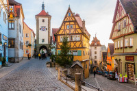 Ultimul popas pe „romantic strasse” il facem la Rothenburg ob der Tauber - Orasul Craciunului, o bijuterie medievala a Germaniei