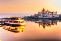 Seara, optional, Budapesta by night,  tur panoramic si  croaziera cu cina romantica pe Dunare