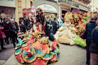 –un spectacol public grandios ce va avea loc in Place de Castille.