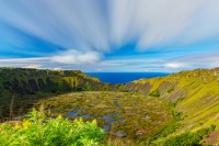 Dupa-amiaza plecam pentru a vizita vulcanul Rano Kao, situat la sud de Hanga Roa, cel mai mare vulcan si unul din cele mai impresionante locuri naturale