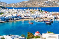 . Transfer in port pentru imbarcare pe ferry-ul care ne va duce in Insula Mykonos