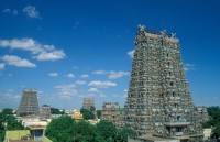 Templul Sree Meenakshi Sundareshwara formeaza inima si linia de viata a orasului Madurai, vechi de 2.500 de ani