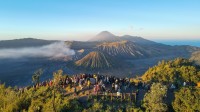 Trezire dimineata devreme pentru o experienta inedita, rasaritul soarelui pe muntele Bromo, locul cu cea mai spectaculoasa priveliste din lume