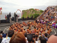 si spectacol de dans Kecak cu cina inclusa