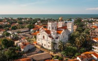 stazi plecam catre Negombo, un oras incantator situat pe coasta de vest a Sri Lankei, in apropiere de Colombo.