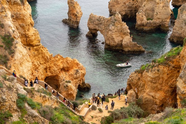 Vom urma azi drumul pana la uluitoarea Ponta da Piedade