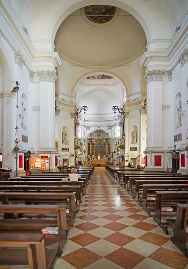 Piazza Erminio Ferretto unde se gaseste Domul din Mestre (Duomo di San Lorenzo),