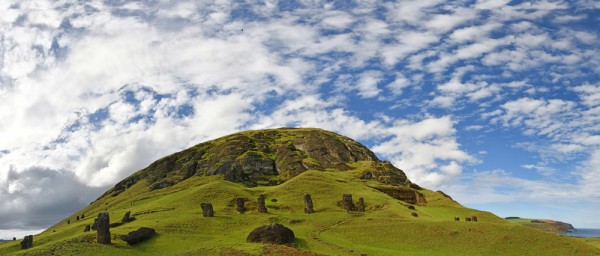 Plecam catre vulcanul Rano Raraku pentru a vizita Ahu Vaihu