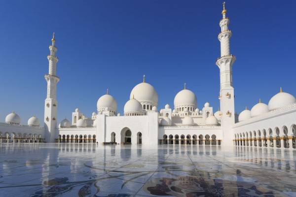 a doua noastra oprire fiind uluitoarea Mare Moschee Sheikh Zayed