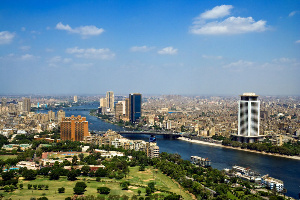 Ne aflam in Cairo (El Qahira), capitala Egiptului - cea mai mare aglomerare urbana de pe continentul african, cu peste 6 milioane de locuitori