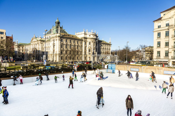 Suntem in Munchen, unul dintre cele mai frumoase orase din Germania, al treilea ca marime dupa Berlin si Hamburg si un important centru cultural si economic.