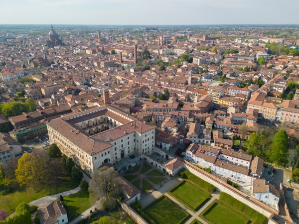 Pavia este intelepciune, mandrie si traditie