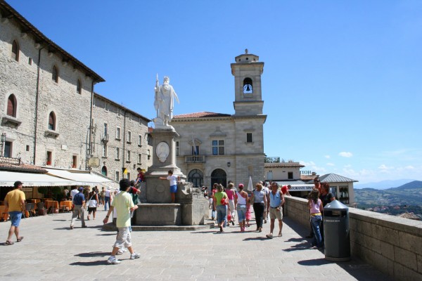 . Timp liber la dispozitie sau, optional, Excursie la San Marino