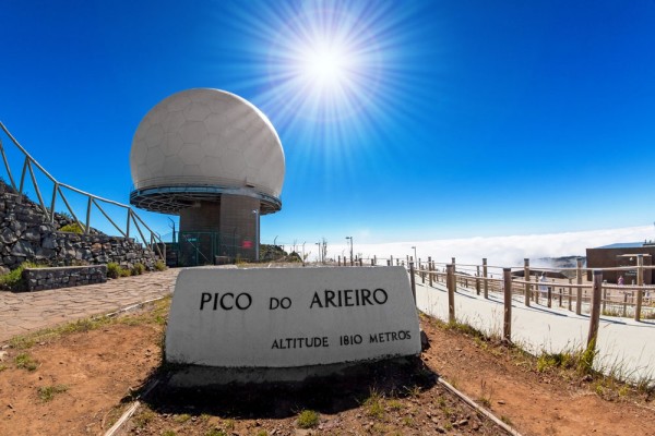 vom merge spre Pico de Arieiro, al doilea varf muntos ca inaltime din Madeira (1810 m), unde veti fi facinati de privelisti impresionante