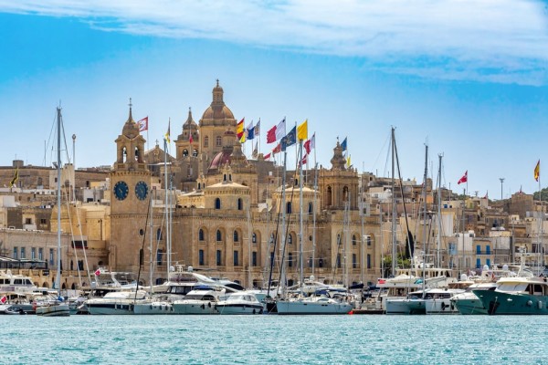 Ziua de astazi va incepe cu o vizita in cele Trei Orase (Senglea, Cospicua si Vittoriosa) cu o oprire in Vittoriosa–prima casa a Cavalerilor Ordinului Ioanit