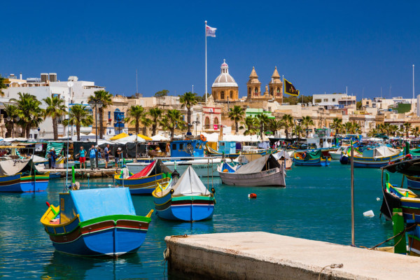 Vom continua cu pitorescul satuc de pescari Marsaxlokk