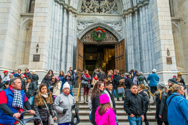 Catedrala Sfantul Patrick, una dintre cele mai mari catedrale catolice cladite in stil neogotic din SUA, sediul Episcopiei de New York.