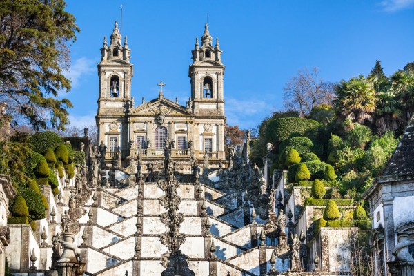 Ne vom incepe vizita de la inaltimea de 1.315 m, locul in care se afla Biserica si Sanctuarul Bom Jesus.