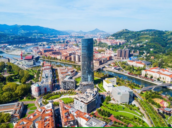 Dimineata tur de oras Bilbao cu ghid local