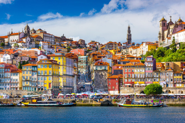 In prima zi a anului va propunem un program de relaxare la hotel si vizite individuale in Porto