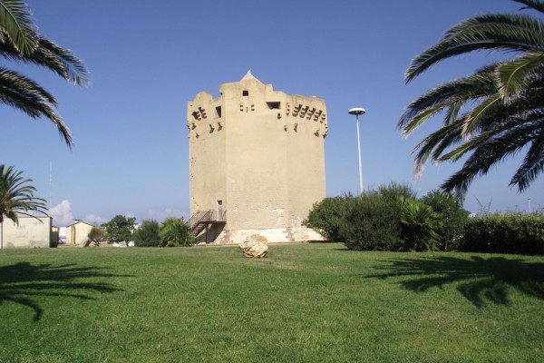 Porto Torres nu este doar portul principal din nord-vestul Sardiniei, ci este mai presus de toate un oras frumos cu vedere la mare, chiar in fata insulei Asinara care face parte din municipiul sau