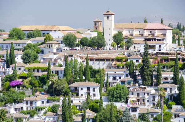 Vom vizita azi si Granada, un oras frumos si vibrant, cu o istorie bogata si o cultura diversa