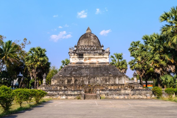 Wat Visoun (Visounnalat) este cel mai vechi templu din Luang Prabang si se distinge prin arhitectura sa