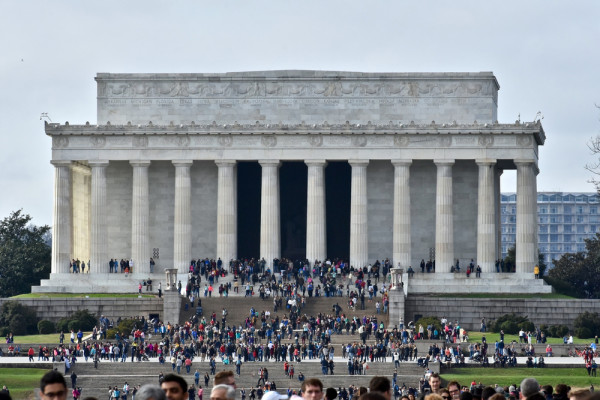 Thomas Jefferson Memorial, Capitoliul Statelor Unite, Monumentul lui Lincoln si Vietnam Veterans Memorial.